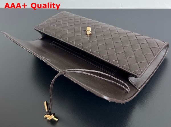 Bottega Veneta Andiamo Clutch in Fondant Intrecciato Leather Replica