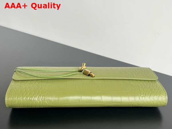 Bottega Veneta Andiamo Clutch in Matcha Alligator Leather Replica