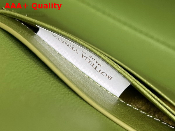 Bottega Veneta Andiamo Clutch in Matcha Alligator Leather Replica