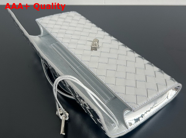 Bottega Veneta Andiamo Clutch in Silver Metallic Intrecciato Leather Replica