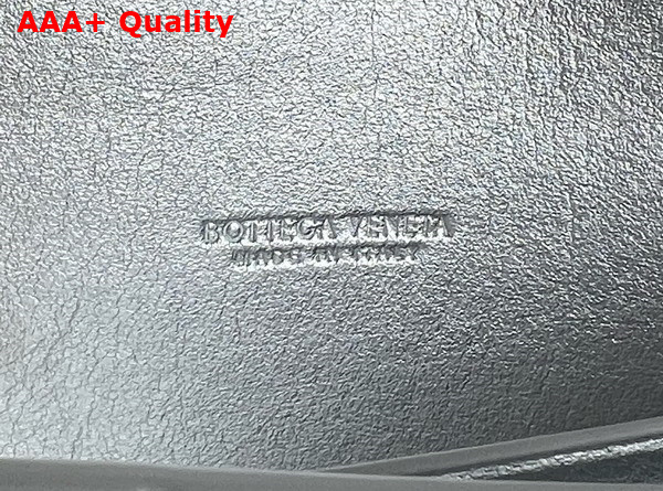 Bottega Veneta Andiamo Clutch in Silver Metallic Intrecciato Leather Replica