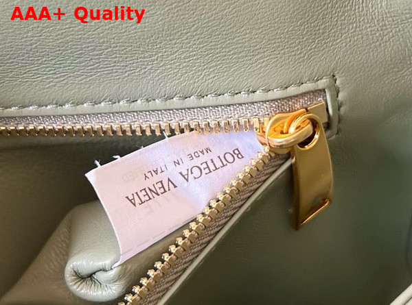 Bottega Veneta Andiamo Clutch in Travertine Intrecciato Leather Replica