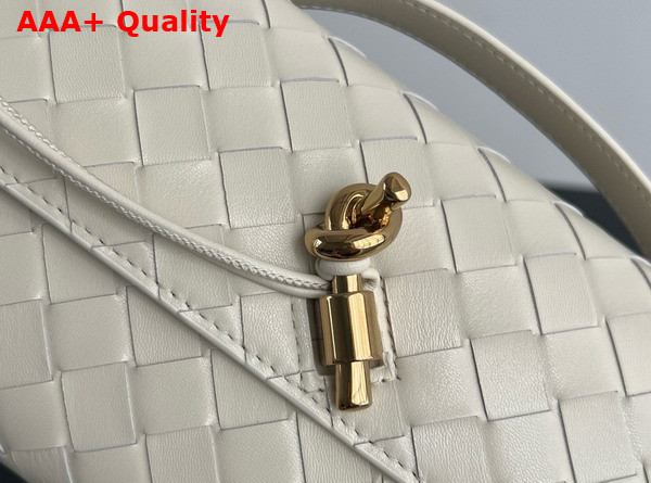 Bottega Veneta Andiamo Clutch in White Intrecciato Leather Replica