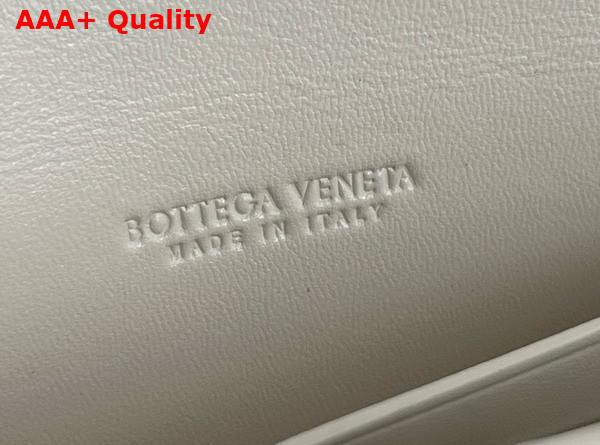 Bottega Veneta Andiamo Clutch in White Intrecciato Leather Replica