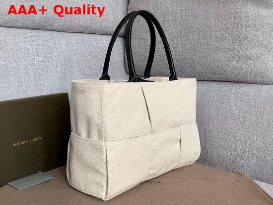 Bottega Veneta Arco Tote in Maxi Intrecciato Canvas Natural Nero Replica
