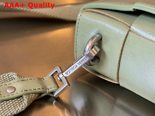 Bottega Veneta Cassette with Versatile Strap in Travertine Intreccio Leather Replica