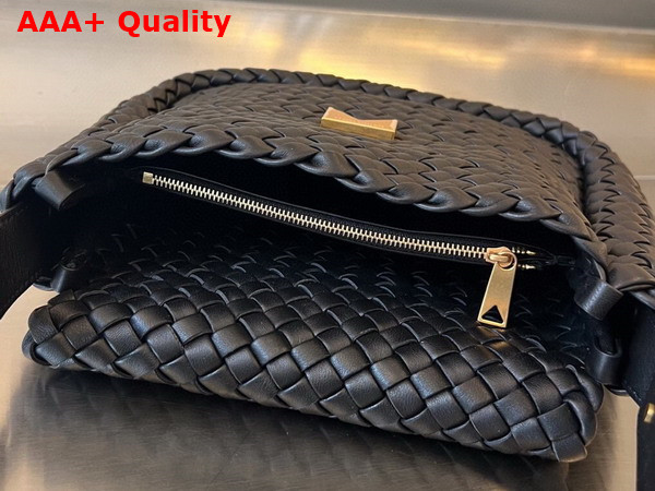 Bottega Veneta Cobble Shoulder Bag in Black Padded Intrecciato Leather Replica