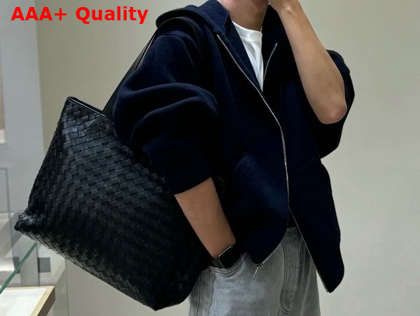 Bottega Veneta Large Intrecciato Zipped Tote in Black 786666 Replica