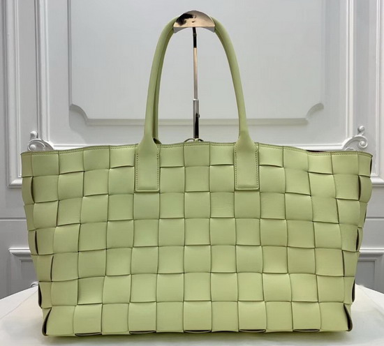 Bottega Veneta Medium Tote Bag in Light Yellow Maxi Intreccio