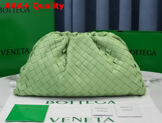 Bottega Veneta Pouch in Apple Green Intrecciato Leather Replica