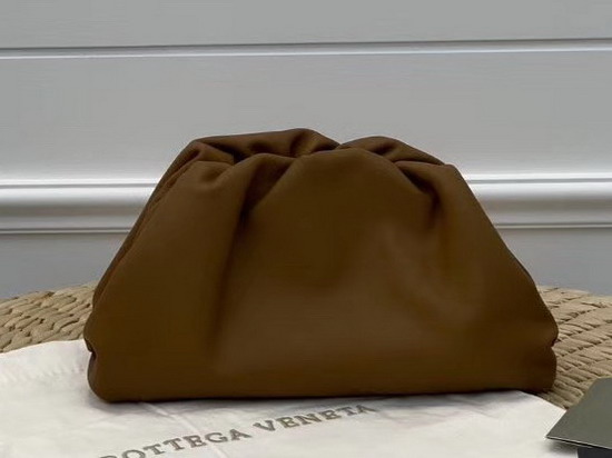 Bottega Veneta Pouch in Butter Calf Leather Cammello