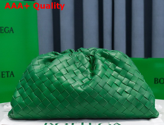 Bottega Veneta Pouch in Racing Green Intrecciato Leather Replica