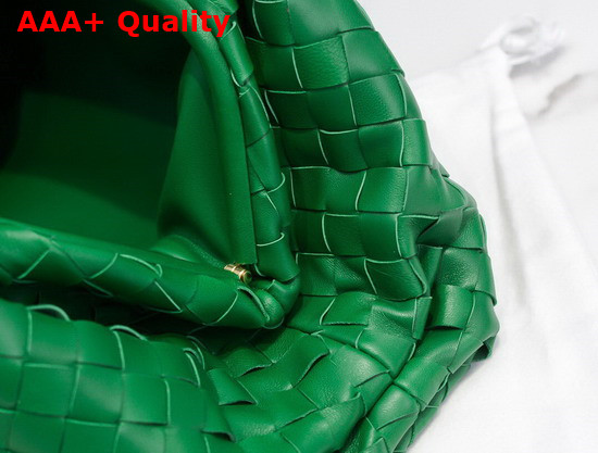 Bottega Veneta Pouch in Racing Green Intrecciato Leather Replica