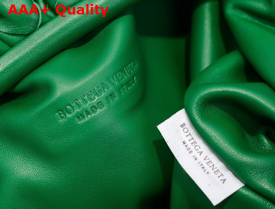 Bottega Veneta Pouch in Racing Green Intrecciato Leather Replica