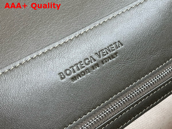 Bottega Veneta Small Andiamo Messenger Kaki Intrecciato Leather Replica