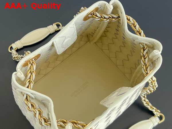 Bottega Veneta Small Parachute Chain Shoulder Bag in Chalk White Intrecciato Leather Replica