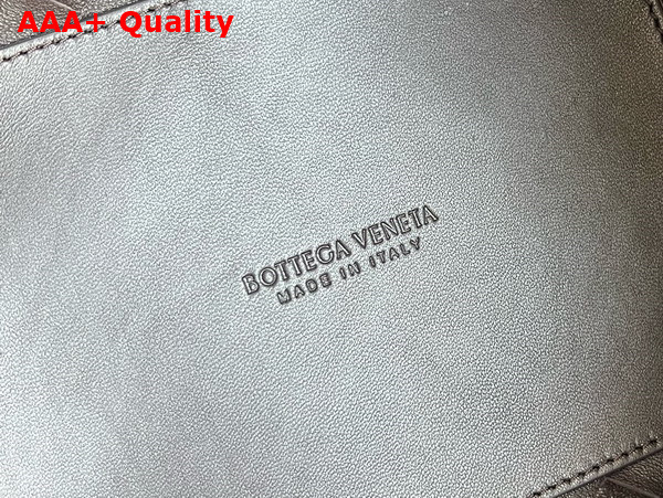 Bottega Veneta Small Parachute Chain Shoulder Bag in Fondant Intrecciato Leather Replica