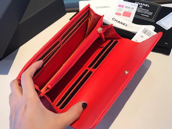 Chanel 19 Flap Wallet in Bright Red Lambskin AP0953