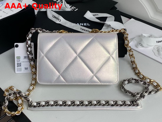 Chanel 19 Wallet On Chain Pearl White Replica