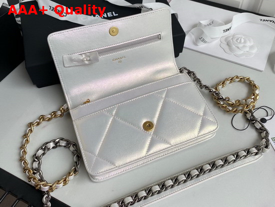 Chanel 19 Wallet On Chain Pearl White Replica