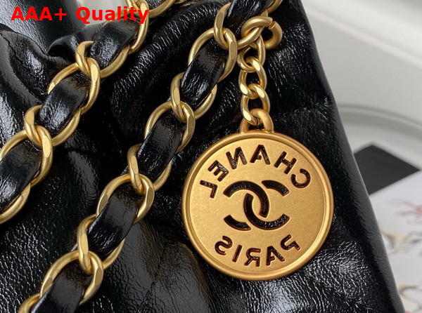 Chanel 22 Handbag in Black Shiny Calfskin and Gold Tone Metal AS3261 Replica
