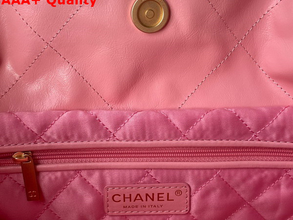 Chanel 22 Small Handbag in Light Pink Shiny Calfskin Gold Tone Metal AS3260 Replica