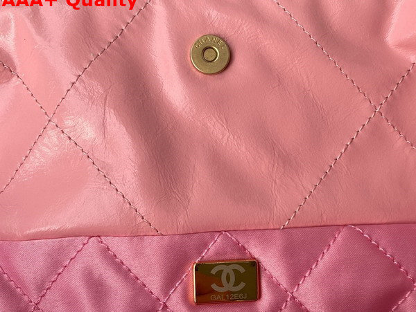 Chanel 22 Small Handbag in Light Pink Shiny Calfskin Gold Tone Metal AS3260 Replica