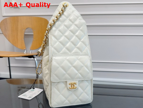 Chanel 25 Medium Handbag in Ivory Shiny Calfskin AS5311 Replica