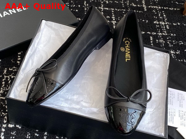Chanel Ballet Flats Black Lambskin and Patent Calfskin G02819 Replica