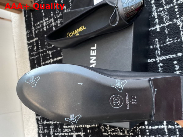 Chanel Ballet Flats Black Lambskin and Patent Calfskin G02819 Replica