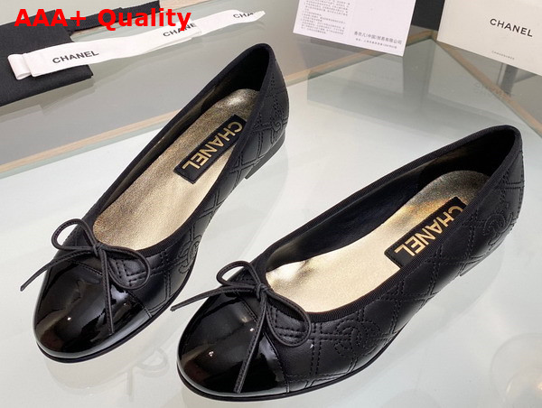 Chanel Ballet Flats in Black Lambskin and Patent Calfskin G40110 Replica