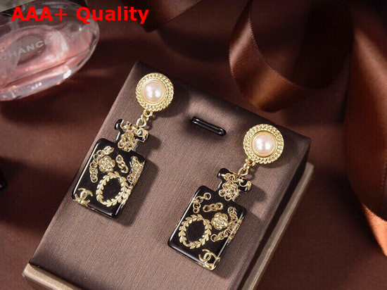 Chanel Earrings Metal Glass Pearls and Resin Gold Pearly White and Black AB6268 Replica