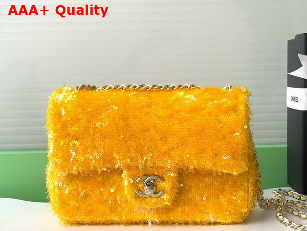 Chanel Flap Bag in Yellow Fringed Sequins and Gold Tone Metal AS4561 Replica