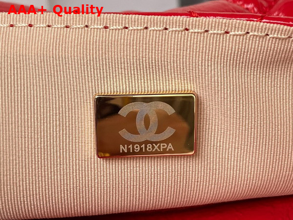 Chanel Hobo Handbag in Red Shiny Crumpled Calfskin Gold Tone Metal AS4322 Replica