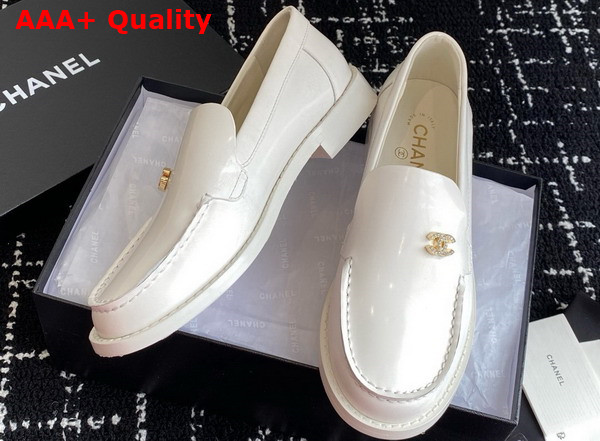 Chanel Moccasins in White Calfskin G45615 Replica