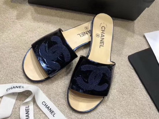 Chanel Mules in Blue Metallic Calfskin and Grosgrain G34067