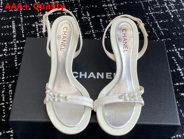 Chanel Sandal in White Crinkled Calfskin and Pearls Replica