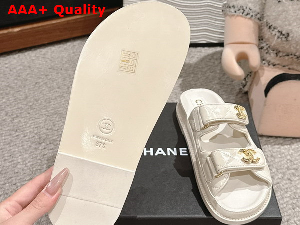 Chanel Sandals in White Shiny Lambskin G35927 Replica
