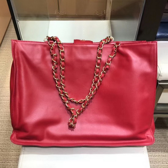 Chanel Shopping Bag in Red Soft Calfskin