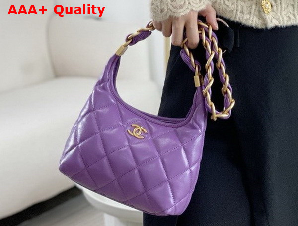 Chanel Small Hobo Bag in Light Purple Shiny Lambskin Gold Tone Metal AS4922 Replica