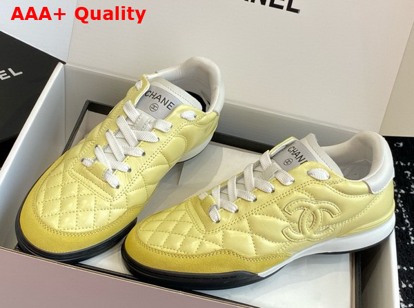 Chanel Sneakers Shiny Calfskin Calfskin and Suede Calfskin Light Yellow and White G45839 Replica