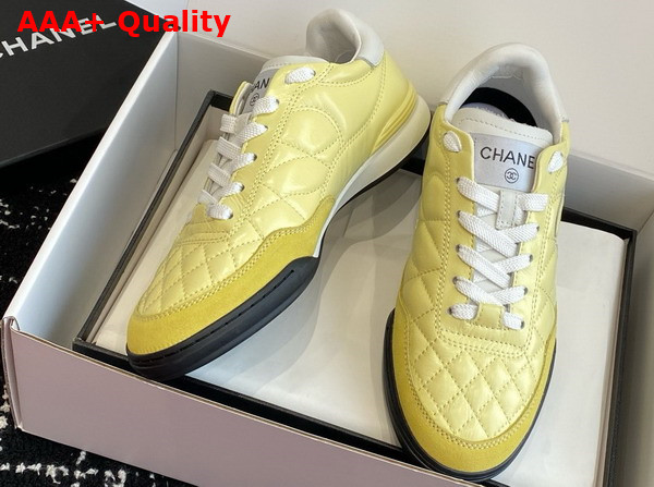 Chanel Sneakers Shiny Calfskin Calfskin and Suede Calfskin Light Yellow and White G45839 Replica