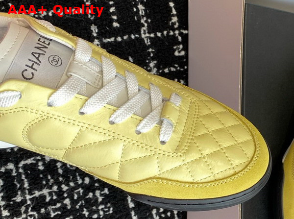 Chanel Sneakers Shiny Calfskin Calfskin and Suede Calfskin Light Yellow and White G45839 Replica