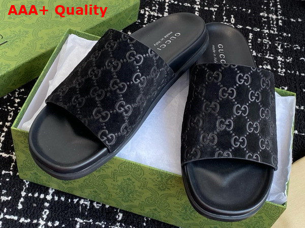 Gucci Mens Slide Sandal in Black GG Suede 834941 Replica