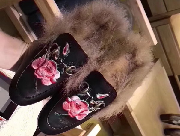 Gucci Princetown Leather Slipper in Black with Embroidered Floral