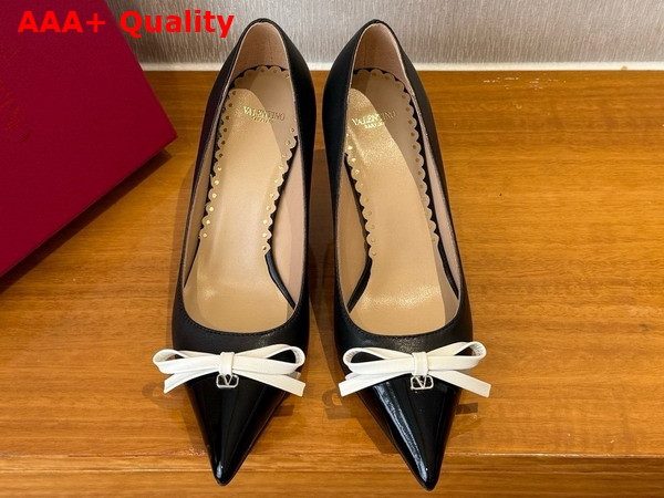 Valentino Garavani Bepointy Patent Leather and Kidskin Pump Black and Ivory Replica