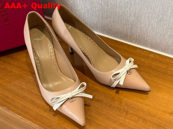Valentino Garavani Bepointy Patent Leather and Kidskin Pump Nude and Ivory Replica