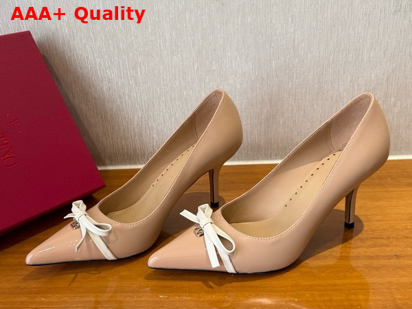 Valentino Garavani Bepointy Patent Leather and Kidskin Pump Nude and Ivory Replica