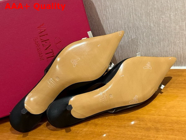 Valentino Garavani Bepointy Patent Leather and Kidskin Slingback Pump Black and Ivory Replica