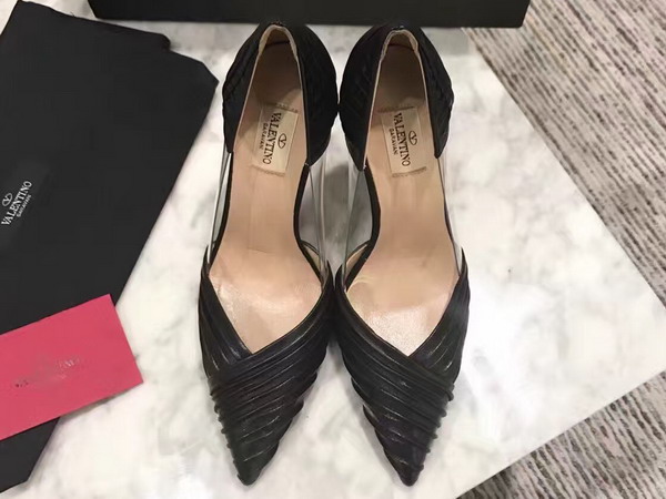 Valentino Garavani Pump in Black Draped Goatskin Leather For Sale